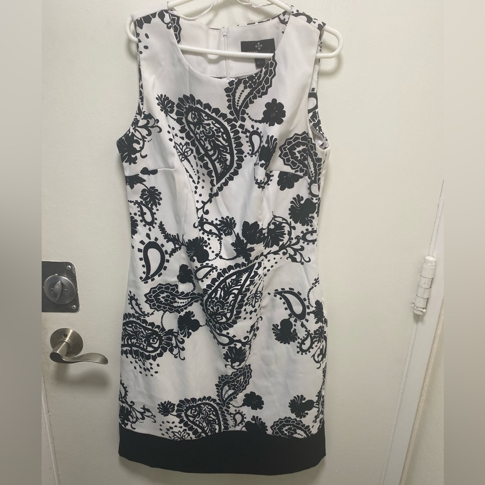 Ronni Nicole Black and White Sheath Dress Sleeveless Scoop Neck, Size 6, EUC